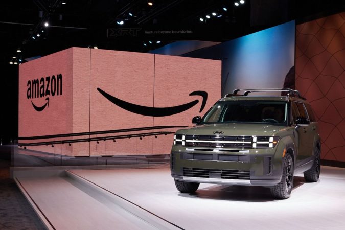 Amazon empezará a vender coches en 2024 tras un acuerdo con esta marca