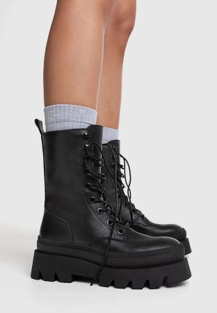 Botines planos acordonados