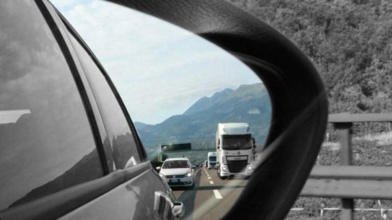 Hay que mantener la visibilidad de los retrovisores lo mejor posible