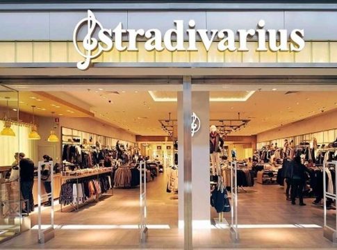 Consigue unas piernas estilizadas con estas botas altas de Stradivarius que luce con elegancia Patricia Conde 2 Consigue unas piernas estilizadas con estas botas altas de Stradivarius que luce con elegancia Patricia Conde