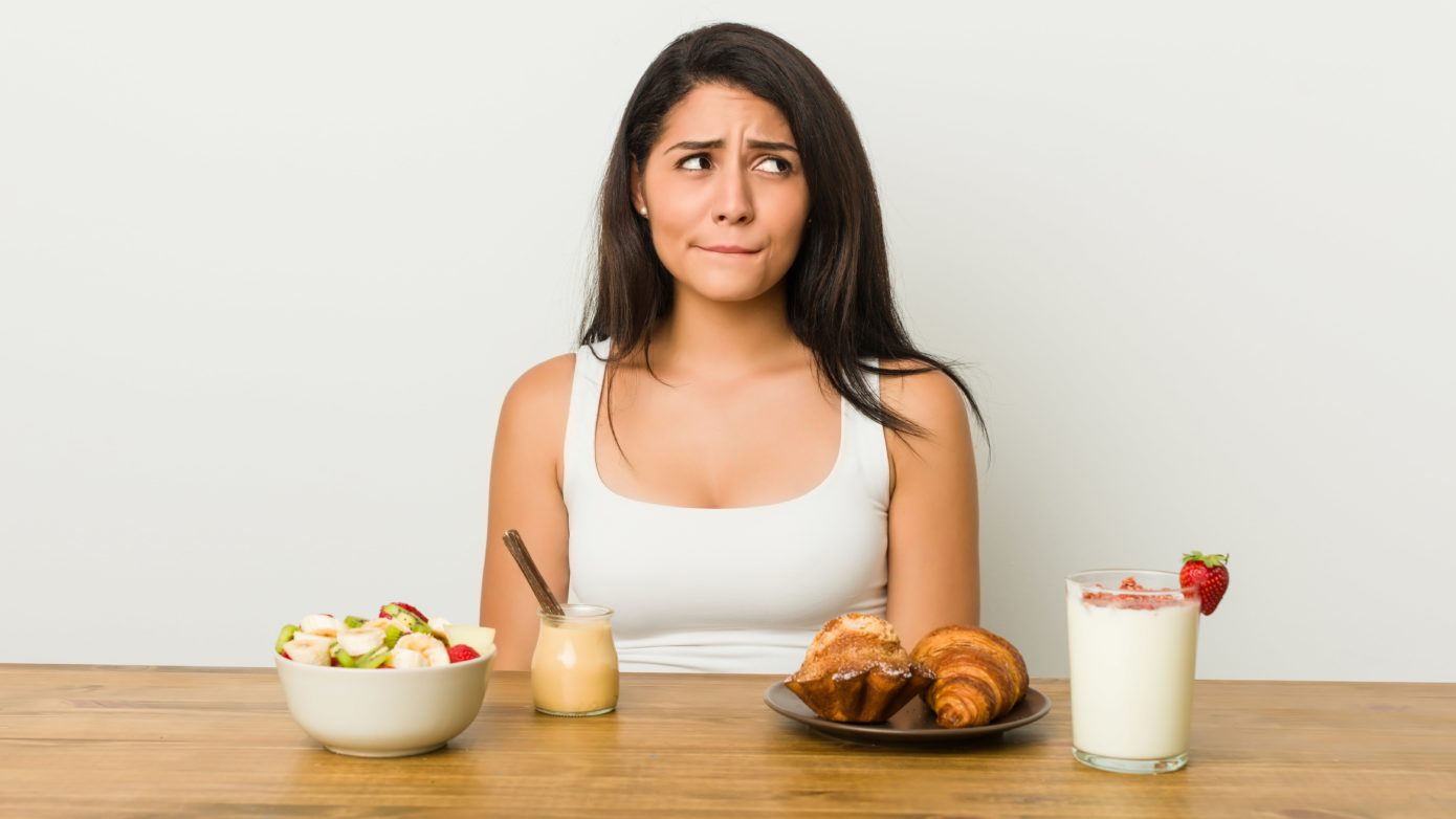 ¿Cuántas veces hay que comer al día para mantener una alimentación saludable? 4 Merca2.es EL AYUNO INTERMITENTE: UN ENFOQUE ALTERNATIVO