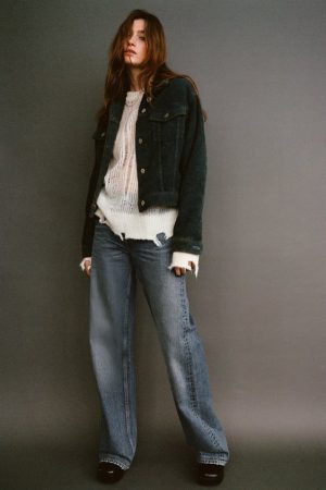 Descubre el estilo versátil con los Jeans TRF Loose de Tiro Medio de Zara