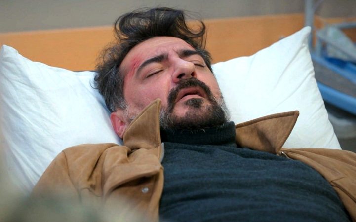 ‘Hermanos’: los Eren son desahuciados por culpa de Gönül y Ayla, ¿sobrevivirá la pequeña Emel? 21 Merca2.es El accidente de Akif en 'Hermanos'