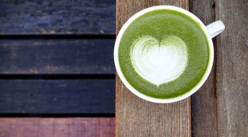 Descubre la batalla de los tés: verde vs. matcha en un duelo saludable