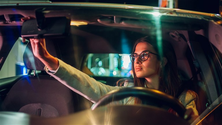 Estas son las multas que te puede poner la DGT por no llevar las gafas puestas cuando estás obligado a ello