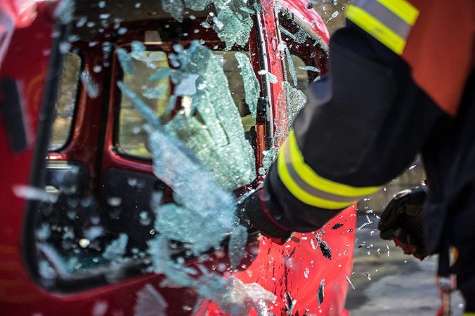 Este gadget deberiamos llevarlo siempre en el coche ya que puede salvarnos la vida en caso de accidente 2 Merca2.es