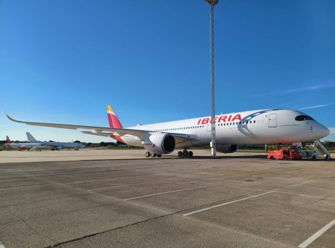 EuropaPress_5657011_real_academia_espanola_nuevo_airbus_a350_iberia_incorpora_flota-1