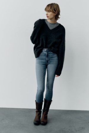 Zara sigue apostando por los pantalones pitillo que adelgazan una talla para esta temporada 24 Merca2.es Jeans Trf Skinny Tiro Alto