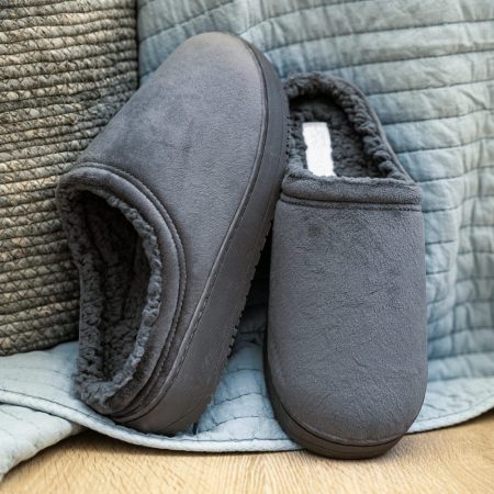 Aldi tiene los zuecos calentitos y acolchados tipo UGG por menos de 6€ 35 Merca2 Las zapatillas de casa del Aldi que parecen de marca y que estan marcando tendencia