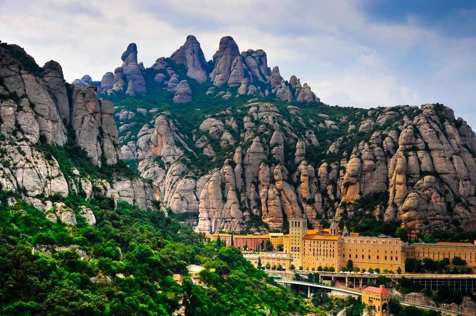 Explora la Mallorca oculta: Un viaje por pueblos medievales y montañas majestuosas