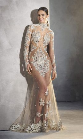 Mientras esperamos al vestuario de este 'Fin de Año' de Cristina Pedroche, repasamos sus anteriores looks 69 Merca2.es El icónico vestido joya que marcó el comienzo de una tradición (2015)
