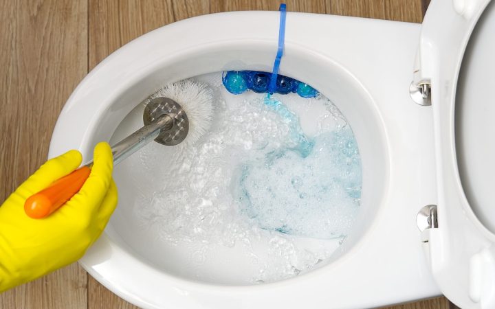 Debemos cuidar las tuberías del inodoro