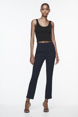 Zara sigue apostando por los pantalones pitillo que adelgazan una talla para esta temporada 22 Merca2.es Pantalón Jogger Waist