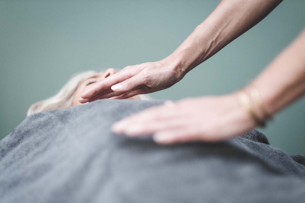 Conoce el poder curativo del Reiki para un equilibrio emocional y físico 3 Merca2.es EL CAMINO HACIA LA AUTODESCUBIERTA