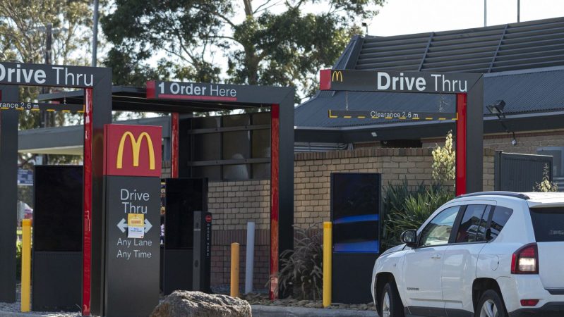 Seguridad en el Drive-Thru de McDonald’s: no se atienden a peatones