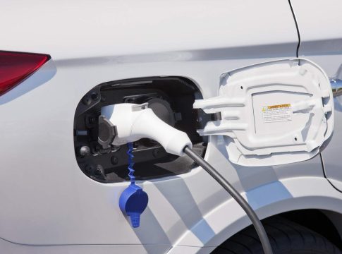 Si-estas-pensando-en-comprar-un-coche-hibrido-o-electrico-este-informe-de-la-OCU-te-explica-el-precio-de-sus-seguros-5 Si-estas-pensando-en-comprar-un-coche-hibrido-o-electrico-este-informe-de-la-OCU-te-explica-el-precio-de-sus-seguros-5