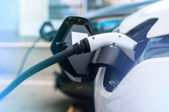 Si estás pensando en comprar un coche híbrido o eléctrico este informe de la OCU te explica el precio de sus seguros 62 Merca2.es Las tarifas de los seguros son las altas