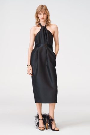 Zara ya ha puesto a la venta sus famosos vestidos edición limitada para triunfar esta Navidad 83 Merca2.es Vestido Halter Tafeta 'limited edition'