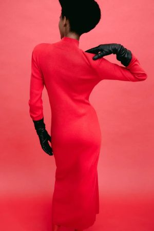 H&M tiene el vestido rojo elegante de punto que ya tiene hasta la mismísima Ana Obregón 94 Merca2 Vestido ajustado con cuello perkins