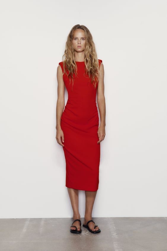 Vestido entallado midi hombreras