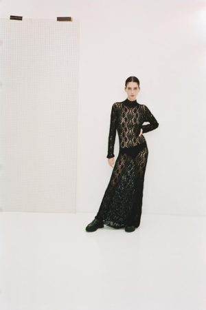 Zara ya ha puesto a la venta sus famosos vestidos edición limitada para triunfar esta Navidad 85 Merca2.es Vestido largo punto combinado crochet 'limited edition'