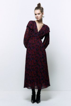 Sfera tiene esta colección de 10 vestidos muy favorecedores para mujeres elegantes 34 Merca2.es Vestido midi estampado