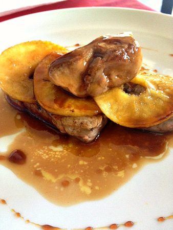 Prepara esta delicatessen navideña en una hora: solomillo de ternera con foie, manzana y salsa Pedro Ximénez 1 Merca2.es cm12 1 Merca2.es