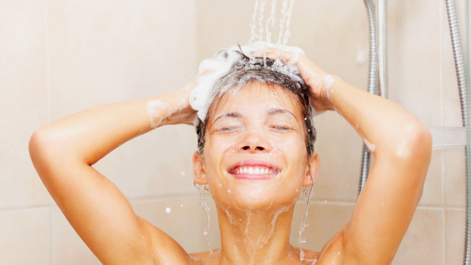 ¿Es mejor ducharse por la mañana o por la noche? Los expertos responden 3 Merca2.es Los Beneficios de la Ducha Matutina para el Desempeño Laboral