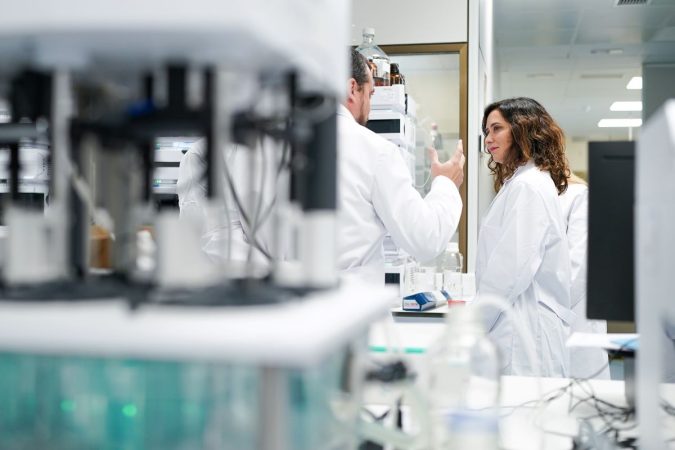 El primer hub europeo de empresas de la industria farmacéutica llega a Madrid 2 Merca2.es Isabel Diaz Ayudo en el hub de industria farmacéutica
