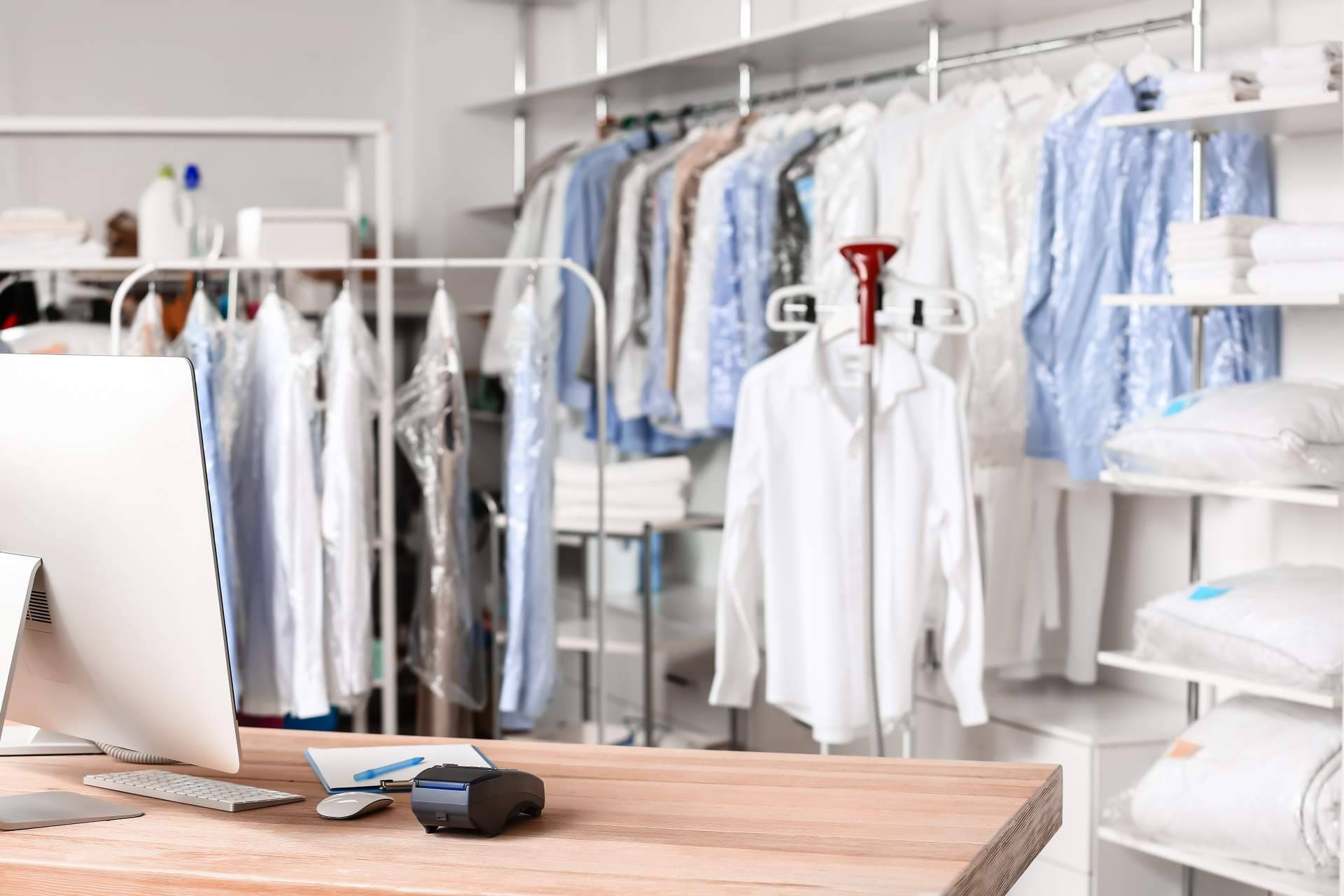 Limpieza de trajes Belstaff y Barbour y otras muchas prendas en Tintorería Belina, en Madrid