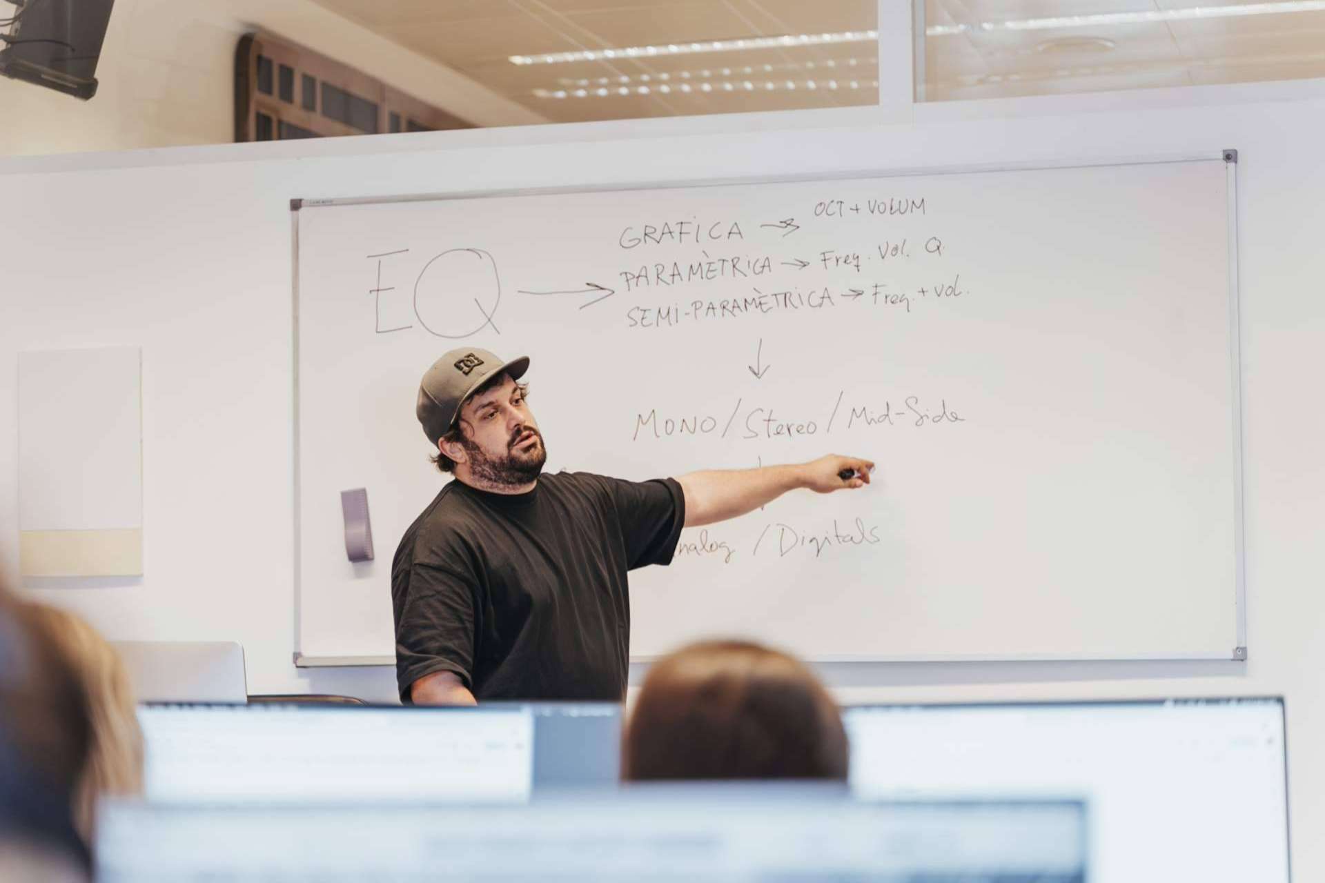 El curso de mix & mastering que ofrece EUMES