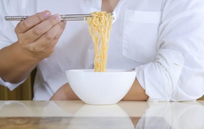 ¿Aún no dominas los palillos chinos para comer? Te enseñamos estos trucos para principiantes 57 Merca2.es 4. Anillos Antideslizantes: