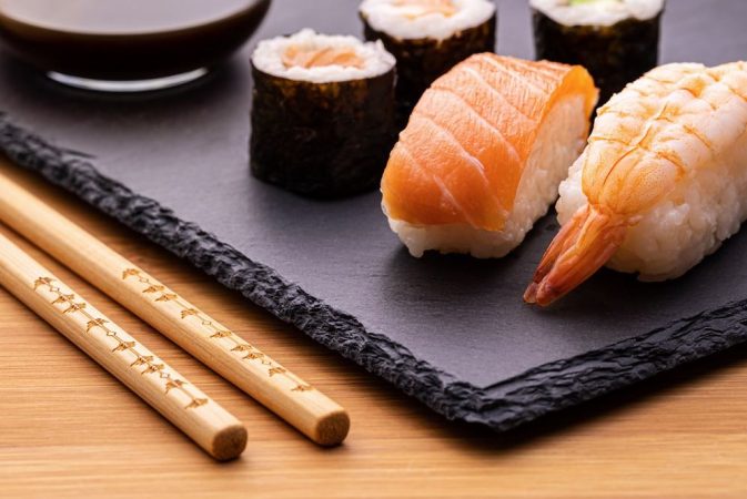 ¿Aún no dominas los palillos chinos para comer? Te enseñamos estos trucos para principiantes 54 Merca2.es 1. Soportes de entrenamiento: