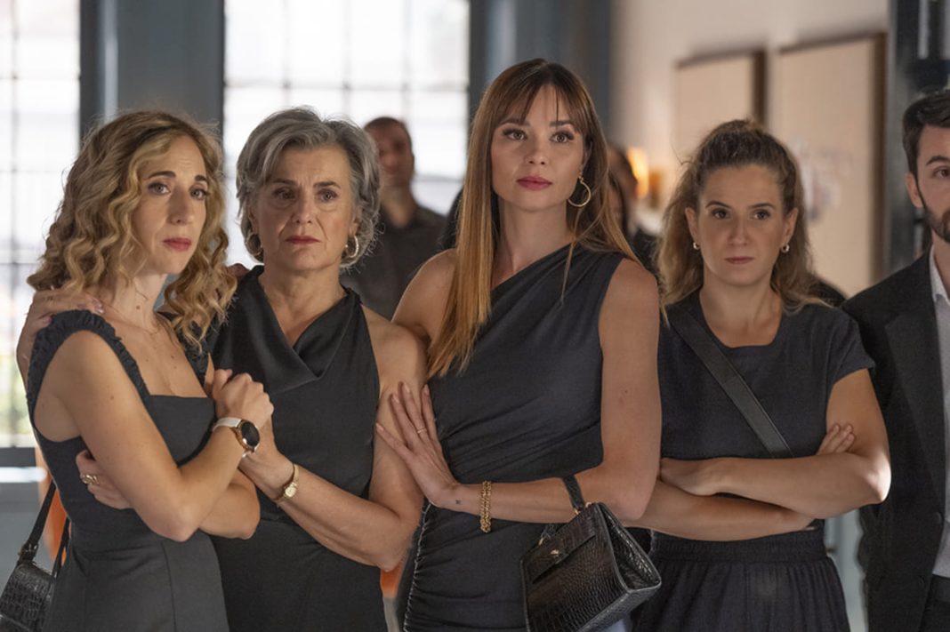 ‘4 estrellas’ Después de que se pusiera todo patas arriba, unos vienen y otros se van