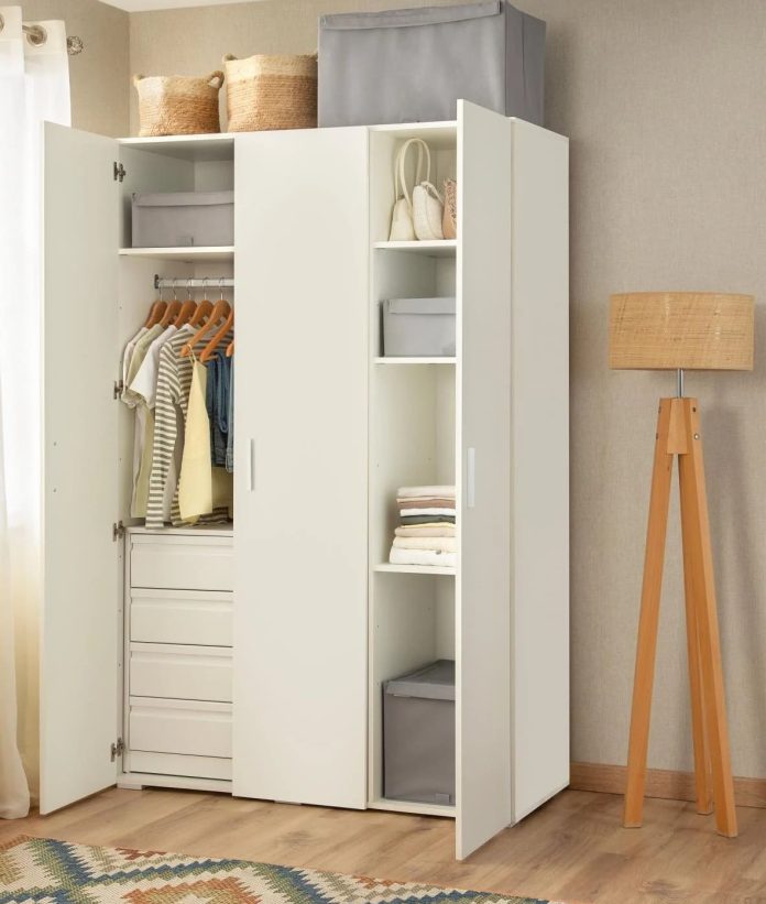 Leroy Merlin te ayuda a gestionar al milímetro el espacio con este armario rebajado de precio