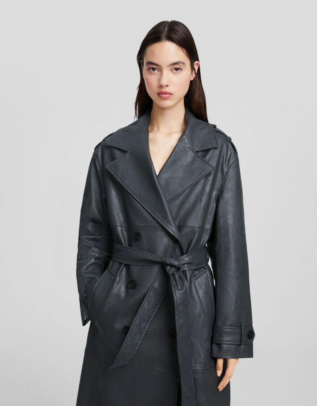 Abrigo trench efecto piel