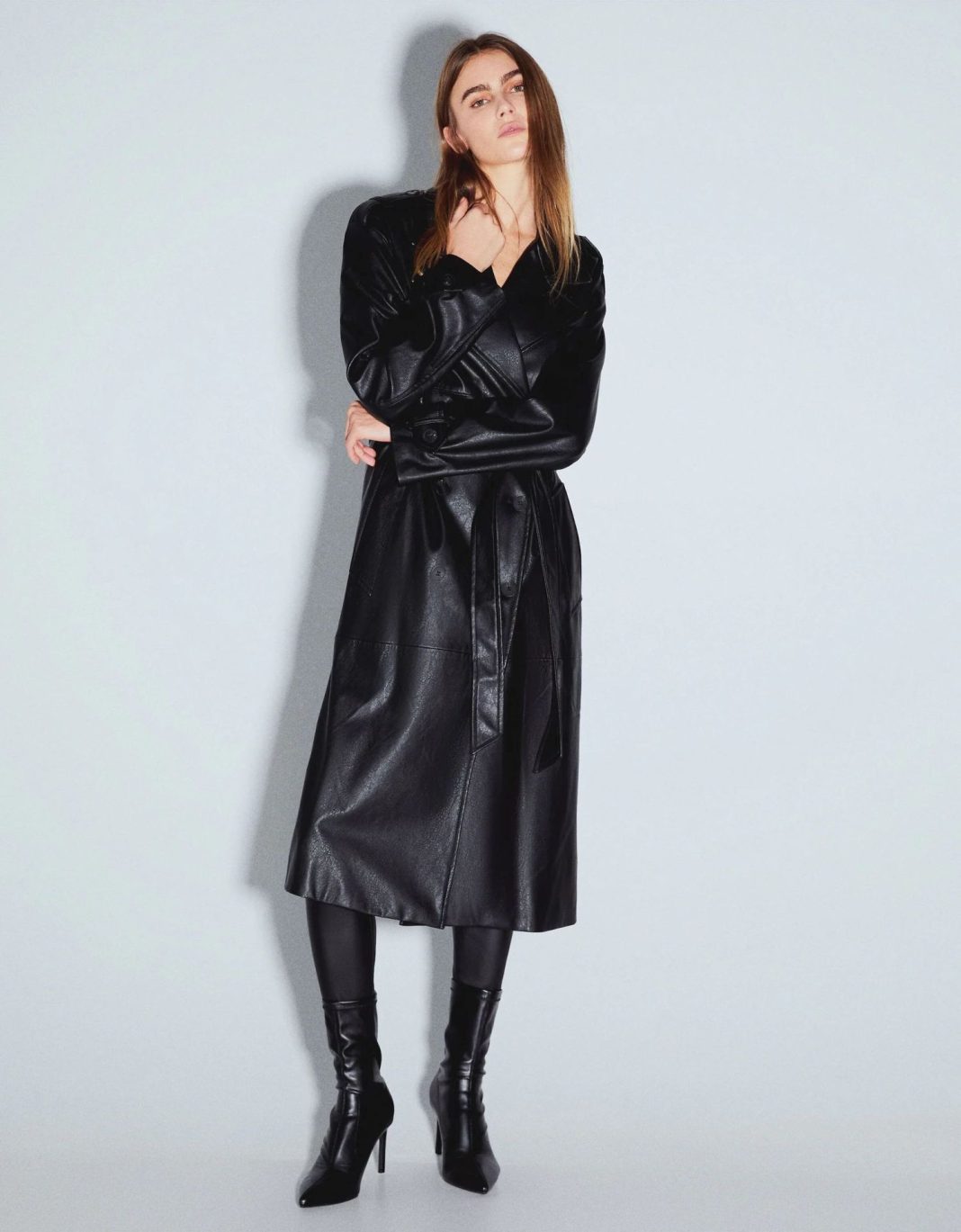 Abrigo trench efecto piel