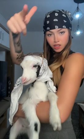 Cabra Andrea Bueno Isla de las tentaciones 2 Merca2.es