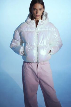 Nuria Roca no va a pasar ni una pizca de frío con este abrigo acolchado de tendencia de H&M 44 Merca2 Chaqueta puffy con capucha