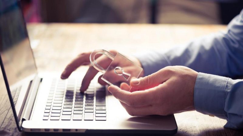 El Gobierno quiere que para ver contenido subido de tono en Internet tengas que presentar estos documentos 12 Merca2
