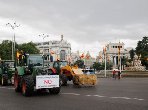 Los agricultores españoles 'cansados de las condiciones' se suman a las protestas europeas