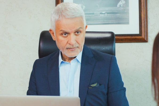 ‘Pecado Original’: la tragedia sobrevuela la fiesta de compromiso de Yigit y Lila 18 Merca2 Halit en Pecado Original