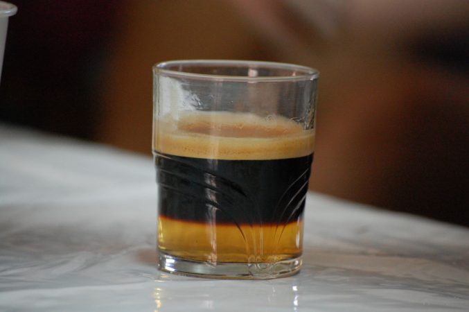 Café con Licor 43, una bebida típica en nuestro país