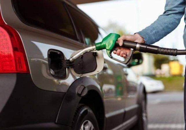 Tu forma de conducir contribuye a que gastes más combustible