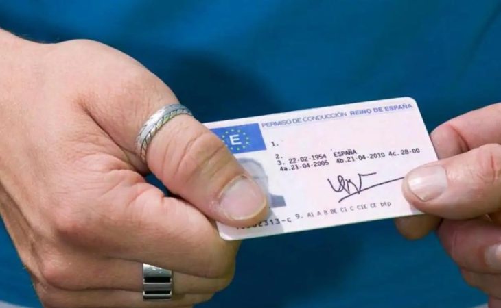 La DGT, más generosa que nunca, regala dinero y puntos del carnet: descubre si son para ti 21 Merca2.es Cursos de conducción eficiente según la DGT