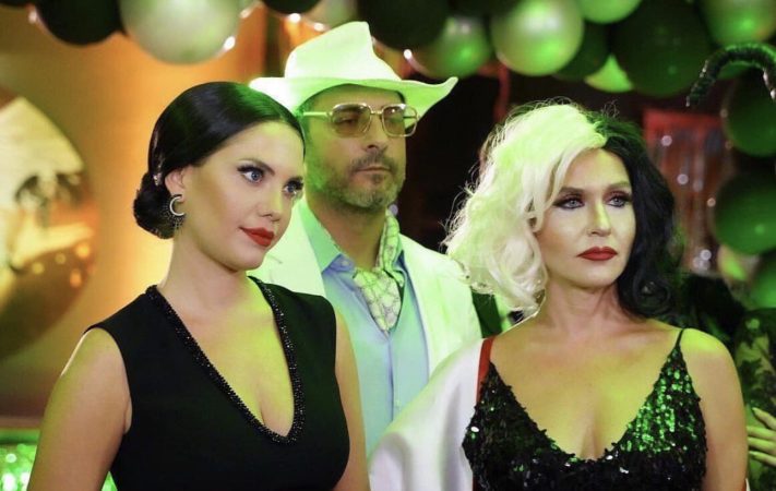 ‘Pecado Original’: la tragedia sobrevuela la fiesta de compromiso de Yigit y Lila 15 Merca2 La fiesta de disfraces de Caner