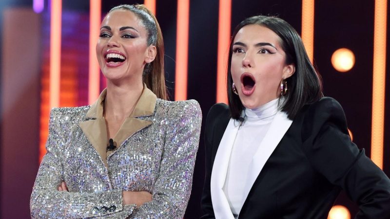 Llega a Telecinco 'La mejor generación', un programa musical con famosos presentado por Lara Álvarez 19 Merca2 Lara Álvarez y Marta Sango