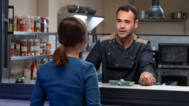 '4 estrellas': una profanación sacude Vera del Rey mientras la atracción resurge entre Luz y Ainhoa 36 Merca2 Luz y David