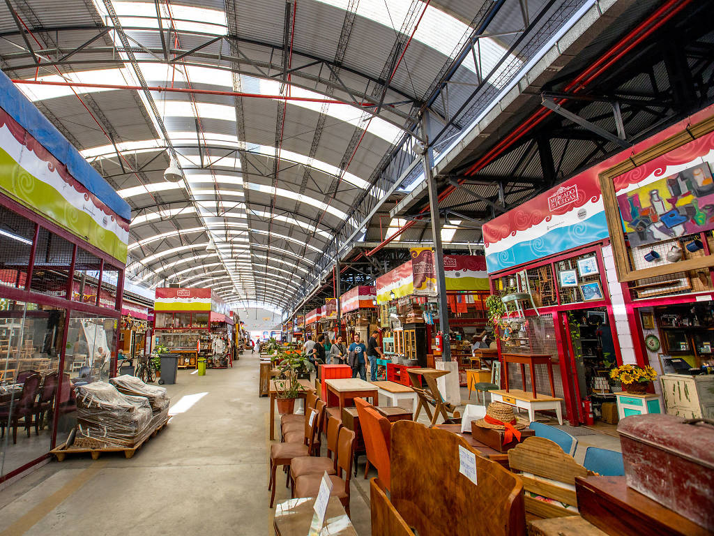 UNA EXPERIENCIA CULTURAL INMERSIVA: ARTE Y GASTRONOMÍA ENTRE PASILLOS