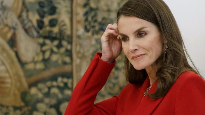 ¡Continúa el escándalo! Descubren otro presunto amante de la reina Letizia y este es muy famoso 79 Merca2 Lo que afirma Jaime Peñafiel en su libro “Letizia y yo”